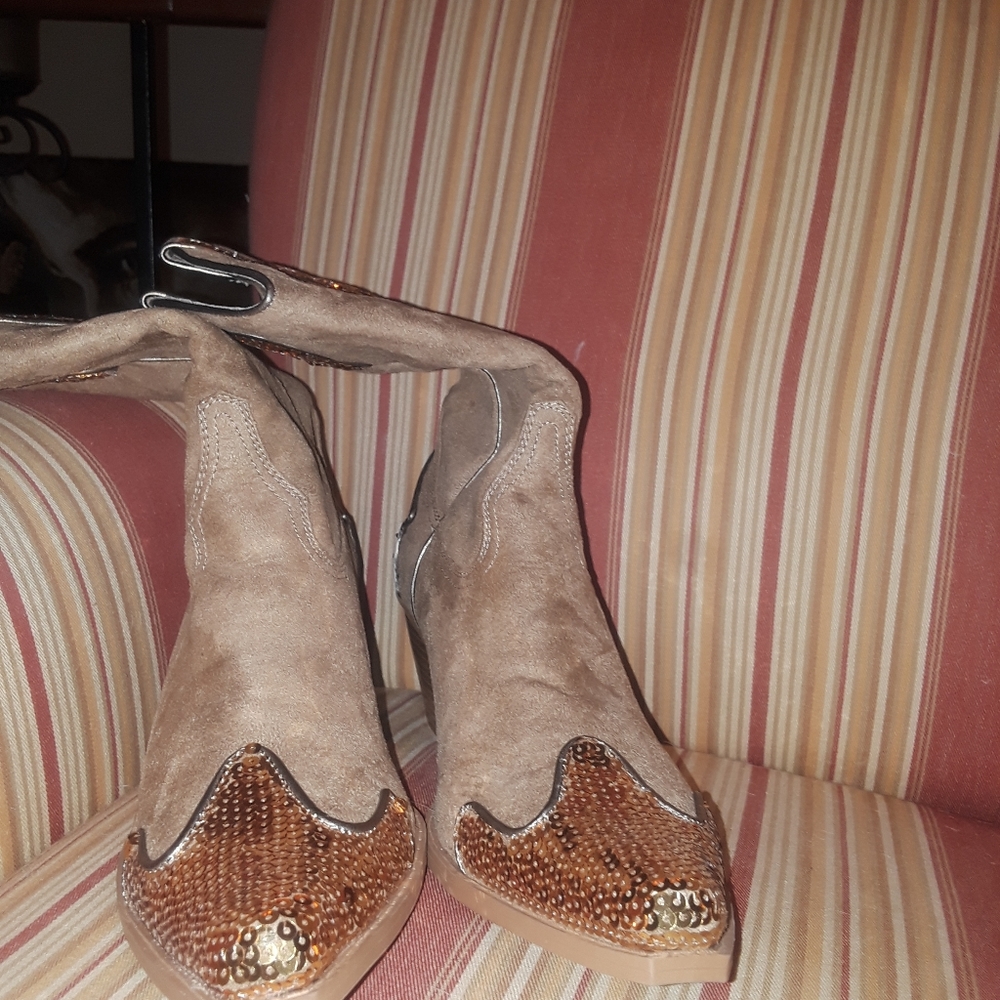 Super sexy texas boots With sequins